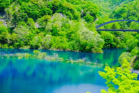 Lago Okushima y puente Akasawa, Gunma