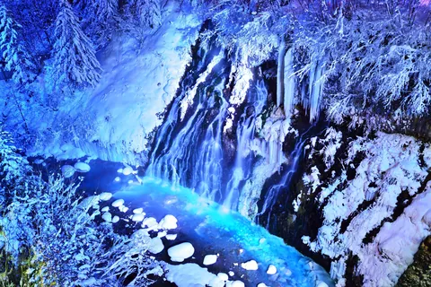冬夜の白ひげの滝