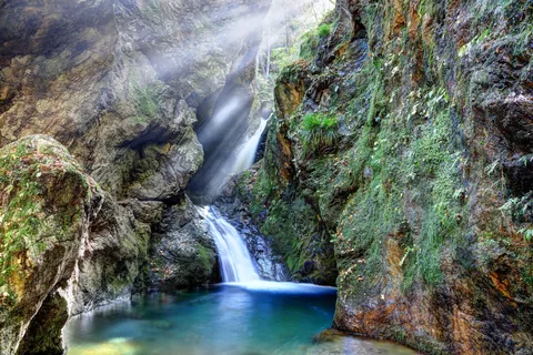 Nezire Falls, Unazawa Valley