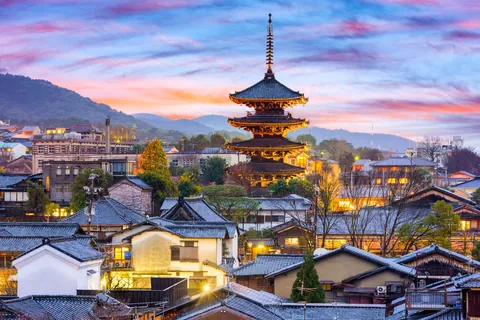 夕暮れの東山