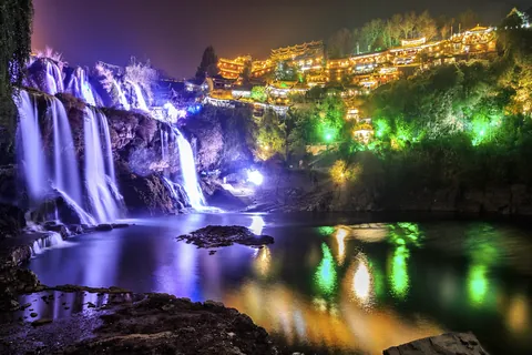 Водопад в Фужуне / Китай