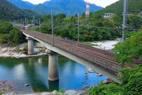 木曽川の鉄橋 / 岐阜県